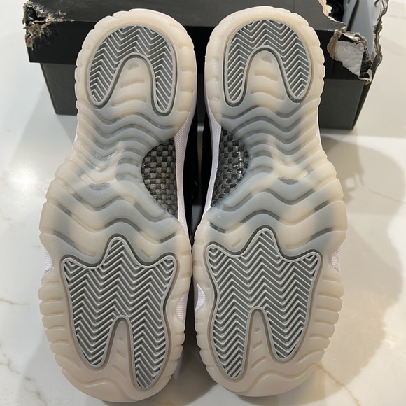 Jordan 11 Retro Jubilee size 6Y - Picture 3 of 10